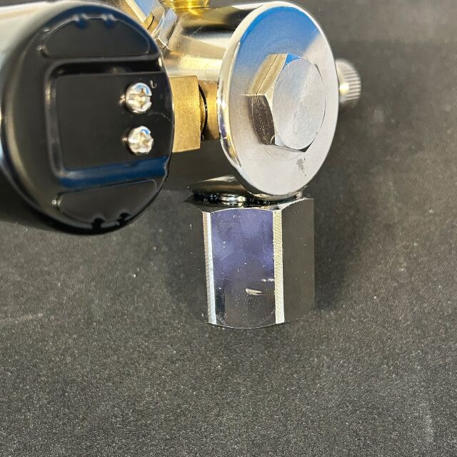 Hiwi - Druckminderer + RSV + Adapter f&uuml;r Sodastream Zylinder - B-Ware