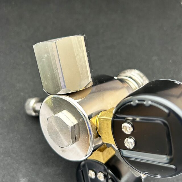 Hiwi - Druckminderer + RSV + Adapter f&uuml;r Sodastream Zylinder - B-Ware